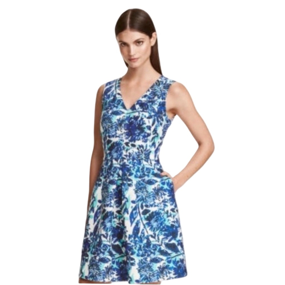 H&M Fit & Flare Blue White Floral Dress Sz 8 Cutout T-Back Slvlss Spring Summer
